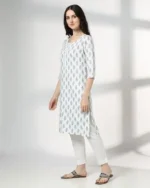 Women Paisley Print Straight Kurta - Image 4